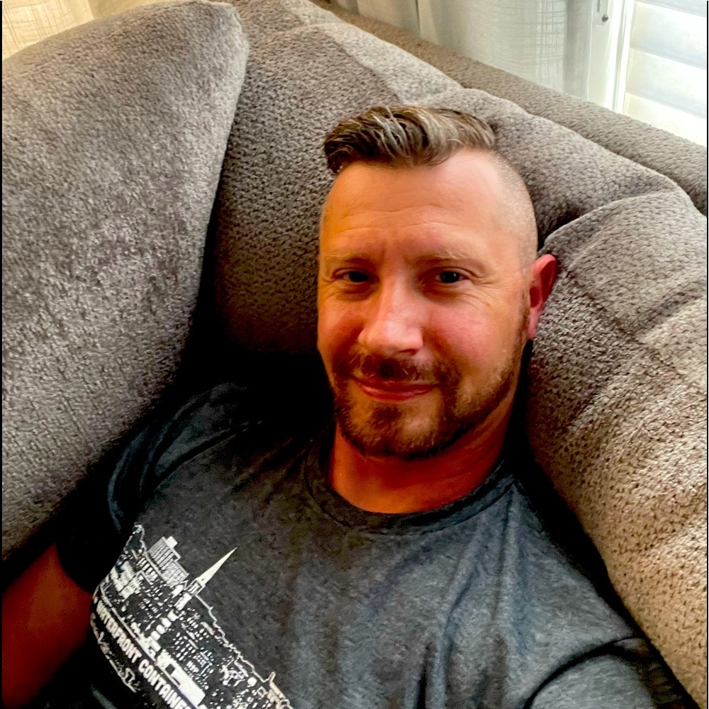 Meet your Posher, Lee